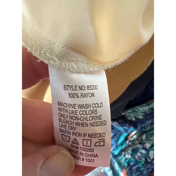 Women’s Ocean Drive Boho Tie Dye Tank Top W/ Tassels. Size Medium - Picture 4 of 4